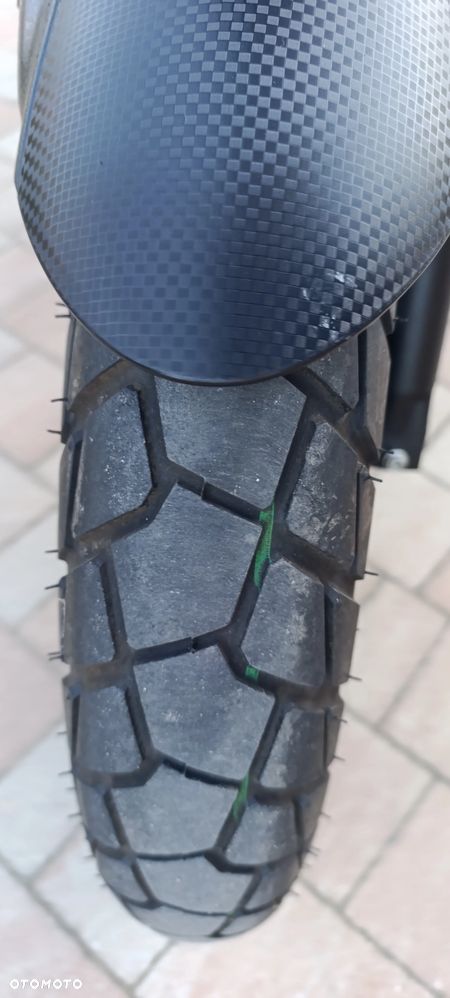 Suzuki V-STROM - 16