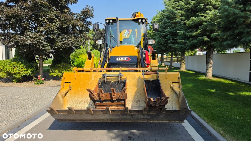 Caterpillar KOPARKO ŁADOWARKA CAT 432. 101 KONI. AUTOMATYCZNA SKRZYNIA BIEGÓW.  JOYSTICK. 3 ŁYŻKI. ROK PRODUKCJI 2023. KUPOWANA I ODBIERANA W 2024. BARDZO MAŁY PRZEBIEG JEDYNE 325 MTh. KLIMATYZACJA.  WEBASTO. STAN JAK FABRYCZNIE NOWA - 2