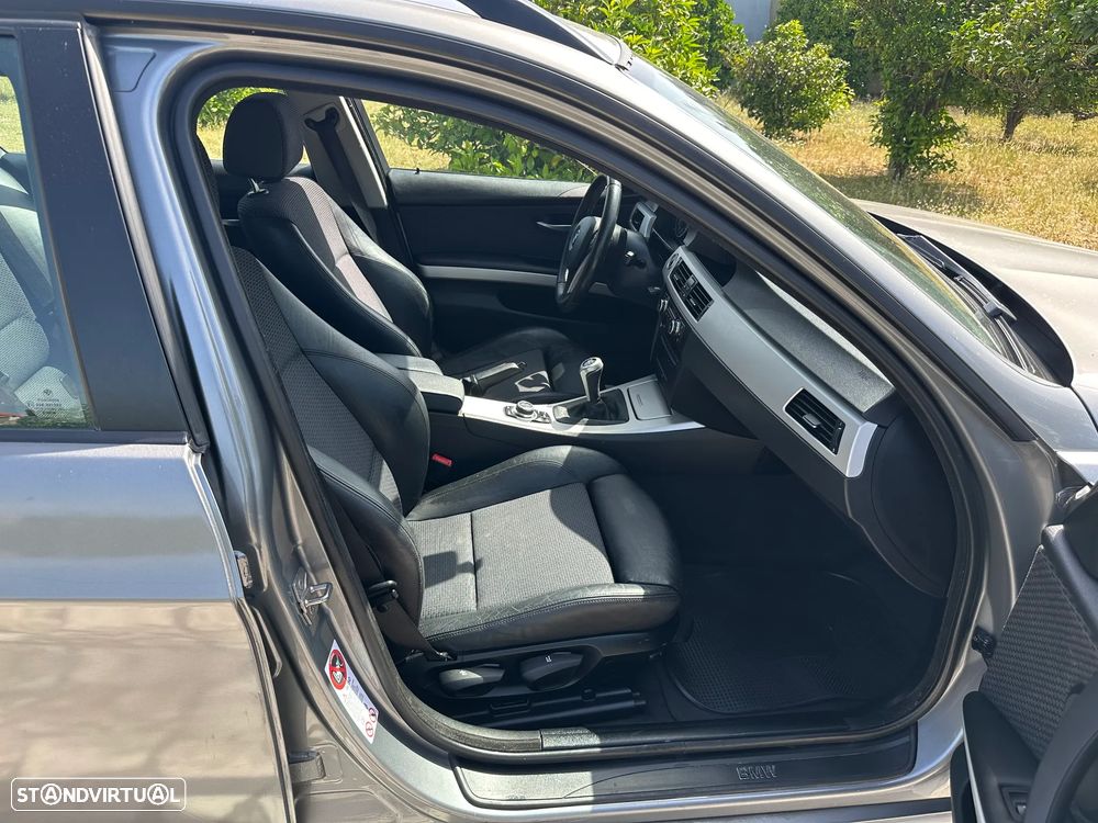 BMW 318 d Navigation - 40