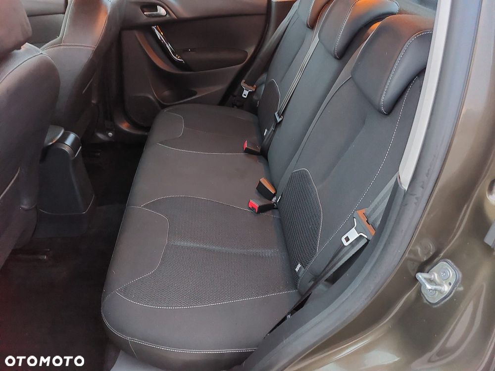 Citroën C3 Pure Tech (VTi) 82 Exclusive - 23