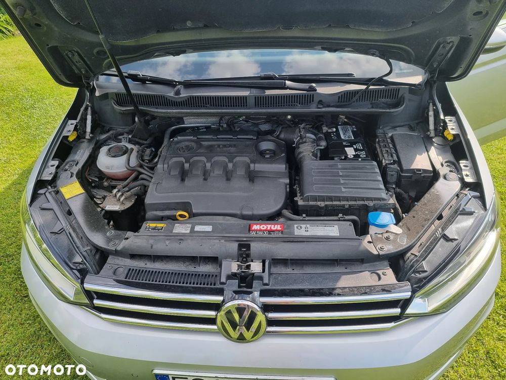 Volkswagen Touran 2.0 TDI SCR Highline - 10