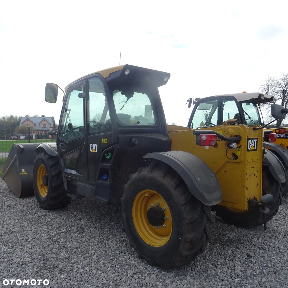 Caterpillar TH 357D - 3