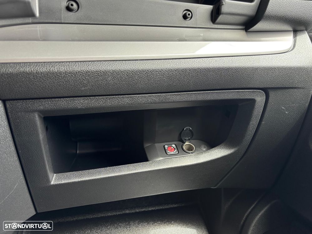 Peugeot e-Expert 75 kWh Semi-Vidrado Premium Long - 18