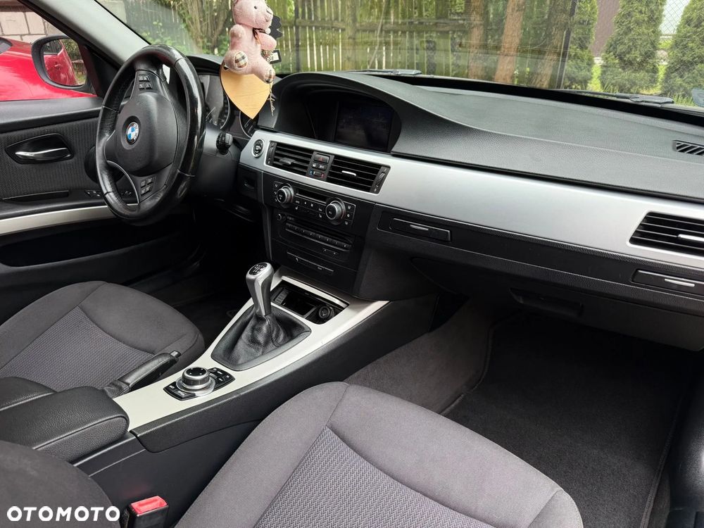 BMW Seria 3 318d - 9