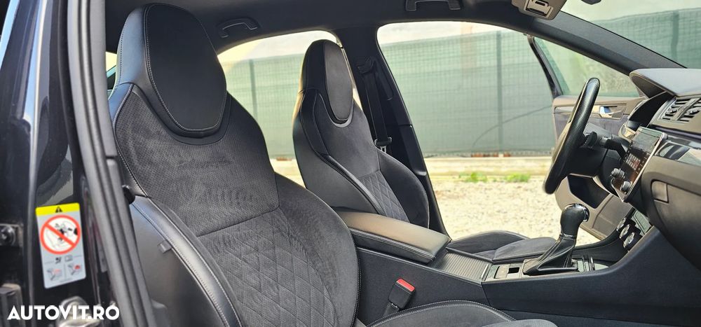 Skoda Superb 2.0 TDI DSG Sportline - 13