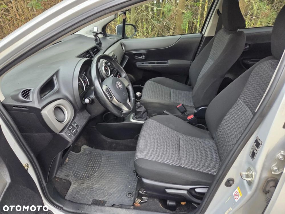 Toyota Yaris 1.4 D-4D Premium - 2