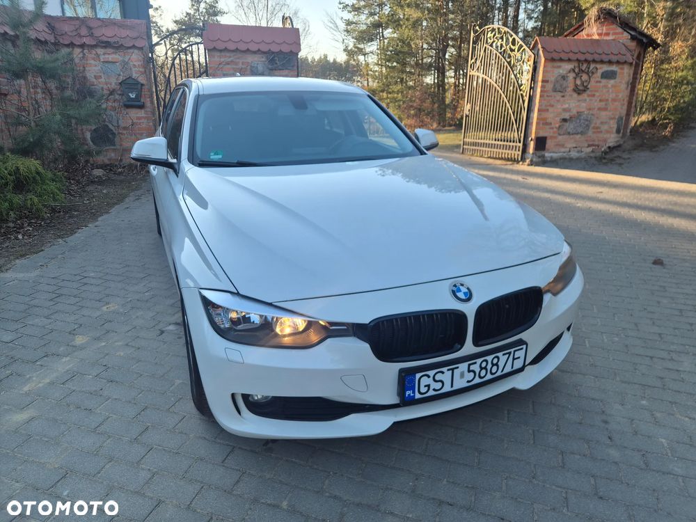 BMW Seria 3 318d DPF Edition Lifestyle - 26