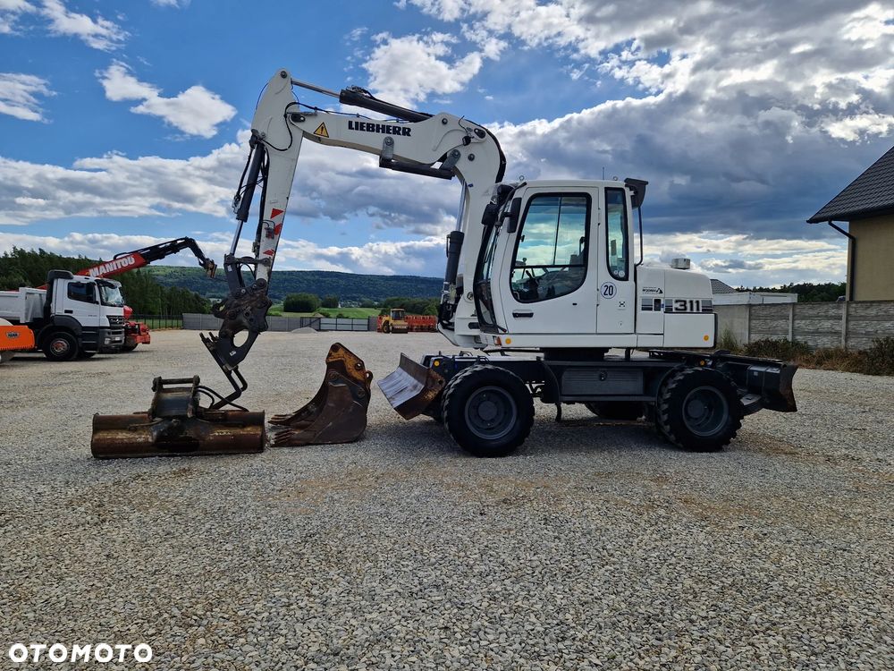 Liebherr A311 - 2