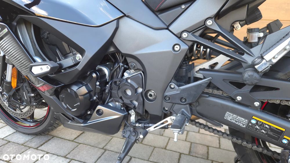 Kawasaki Ninja 1000 SX - 7
