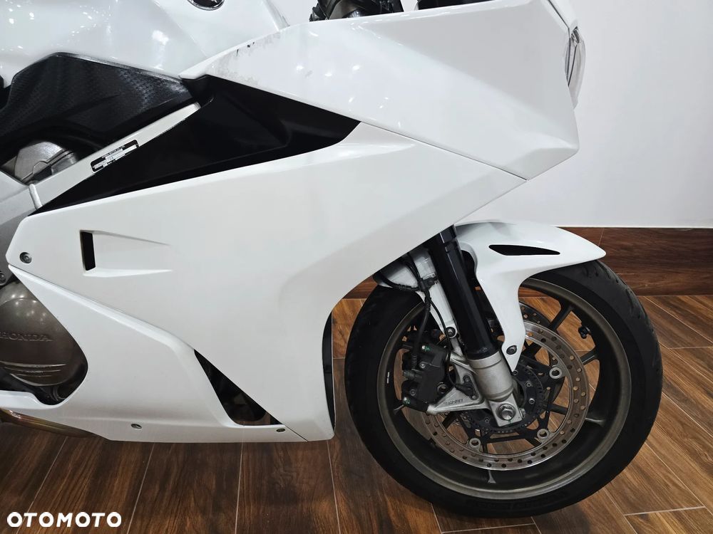 Honda VFR - 11
