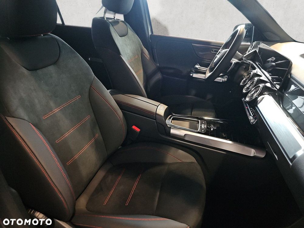 Mercedes-Benz GLB - 15