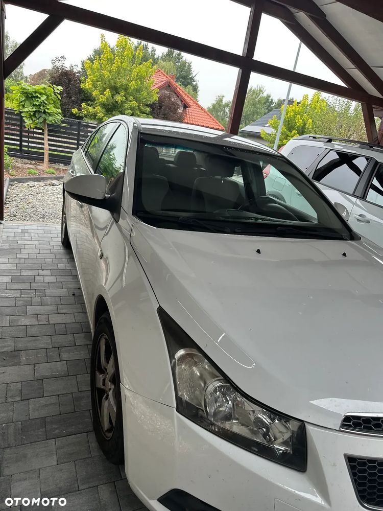 Chevrolet Cruze 1.6 - 3