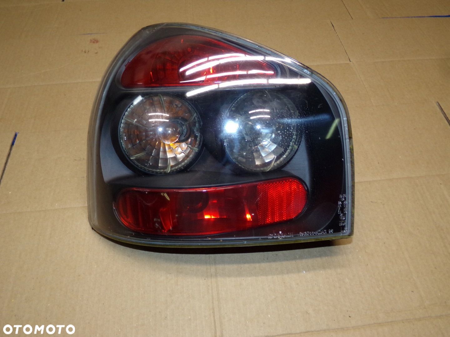 LAMPA LEWA TYŁ TYLNA WKŁAD A3 8L EUROPA - 1