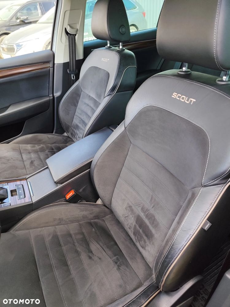 Skoda Superb 2.0 TDI SCR 4x4 Scout DSG - 6