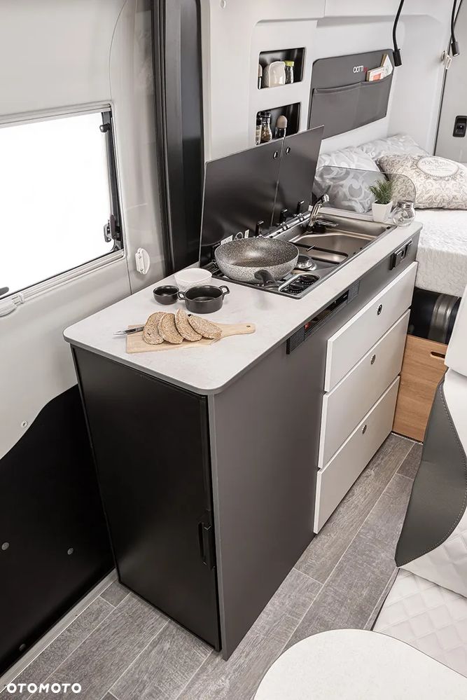 Giottiline GIOTTIVAN 60FT RAPIDO gr. Ford Transit MAGNETIC GREY MARKIZA SOLAR 300W KAMERA COFANIA RADIO 2DIN TRUMA DIESEL 4 OSOBOWY - 8