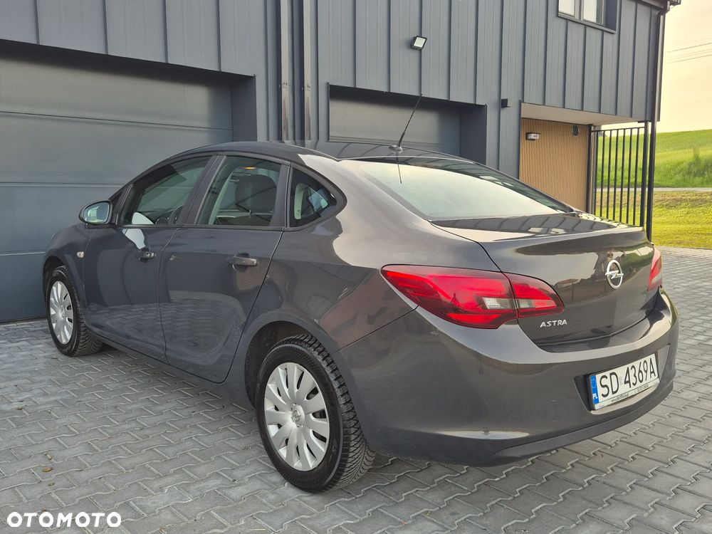 Opel Astra 1.4 Enjoy - 22