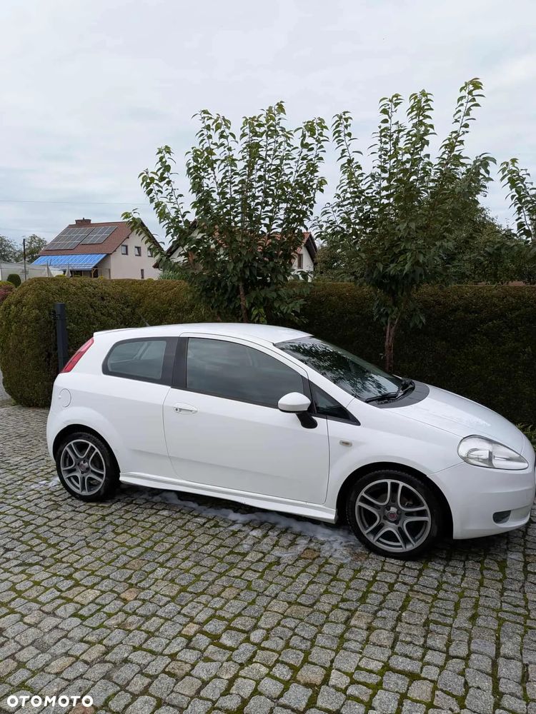 Fiat Grande Punto - 1