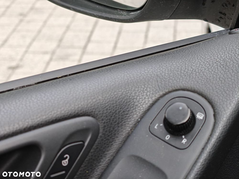 Volkswagen Golf 1.6 TDI DPF BlueMotion Technology Team - 21