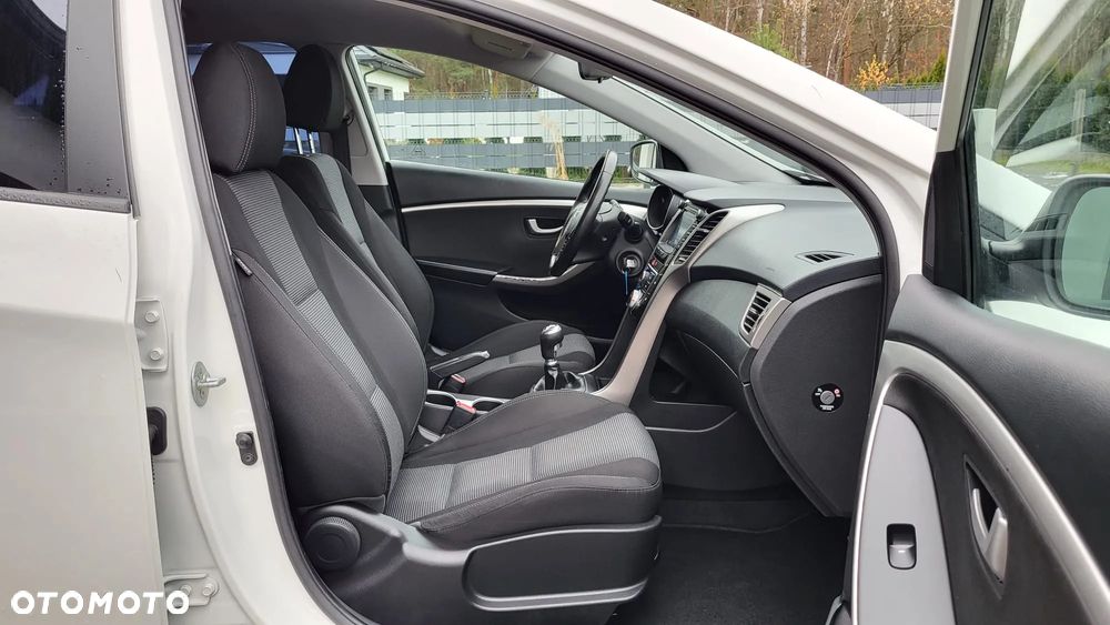 Hyundai i30 1.4 Fifa World Cup Edition - 24