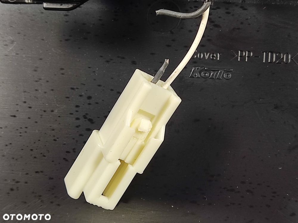 LEXUS ES 300h 18-21r Światło Stop Tylnej Szyby - 13