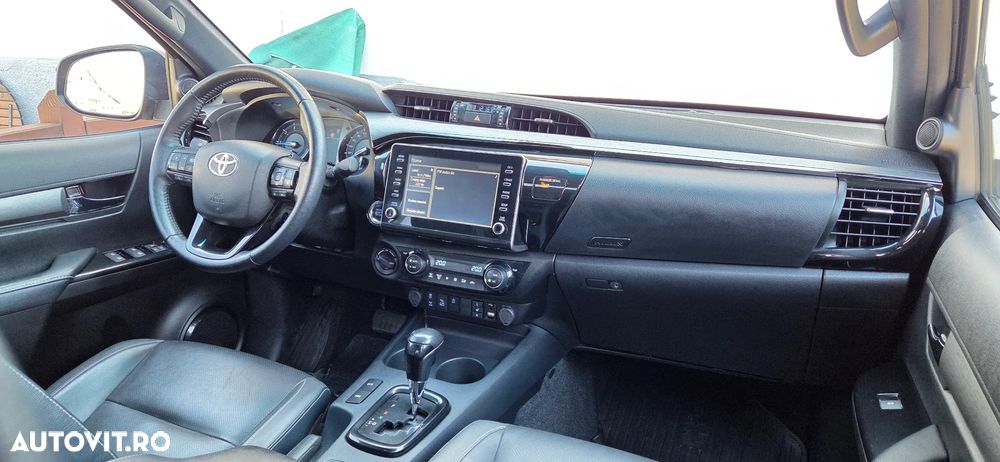 Toyota Hilux 2.8D 204CP 4x4 Double Cab AT Invincible - 16