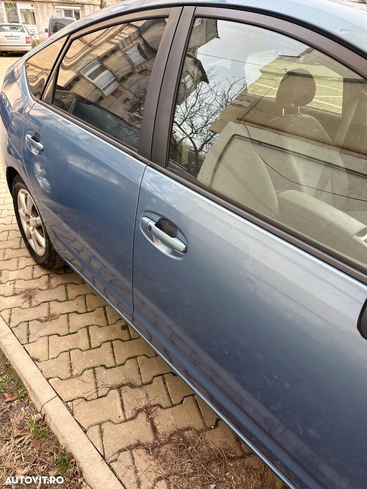 Toyota Prius (Hybrid) Luna - 4