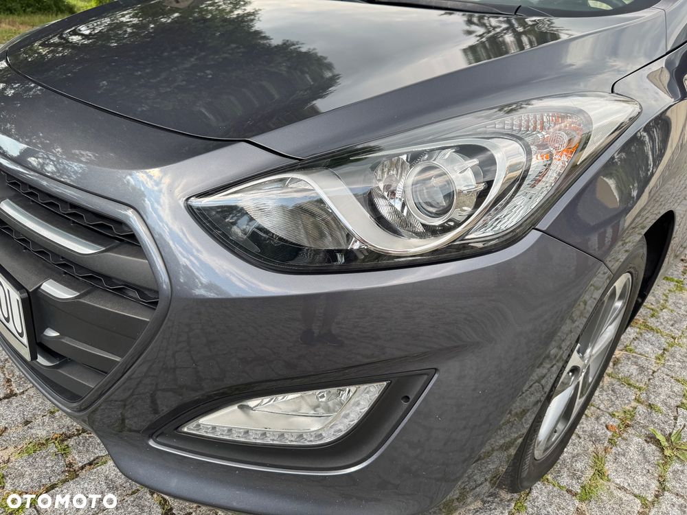 Hyundai i30 blue 1.6 CRDi Classic Navigation - 36
