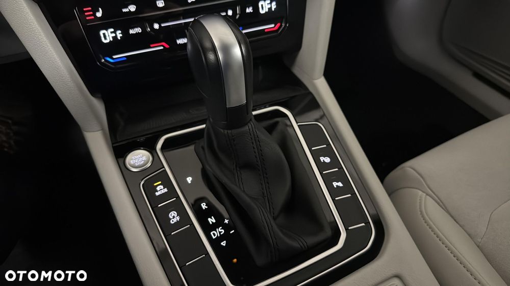 Volkswagen Passat 2.0 TDI SCR DSG Elegance - 18