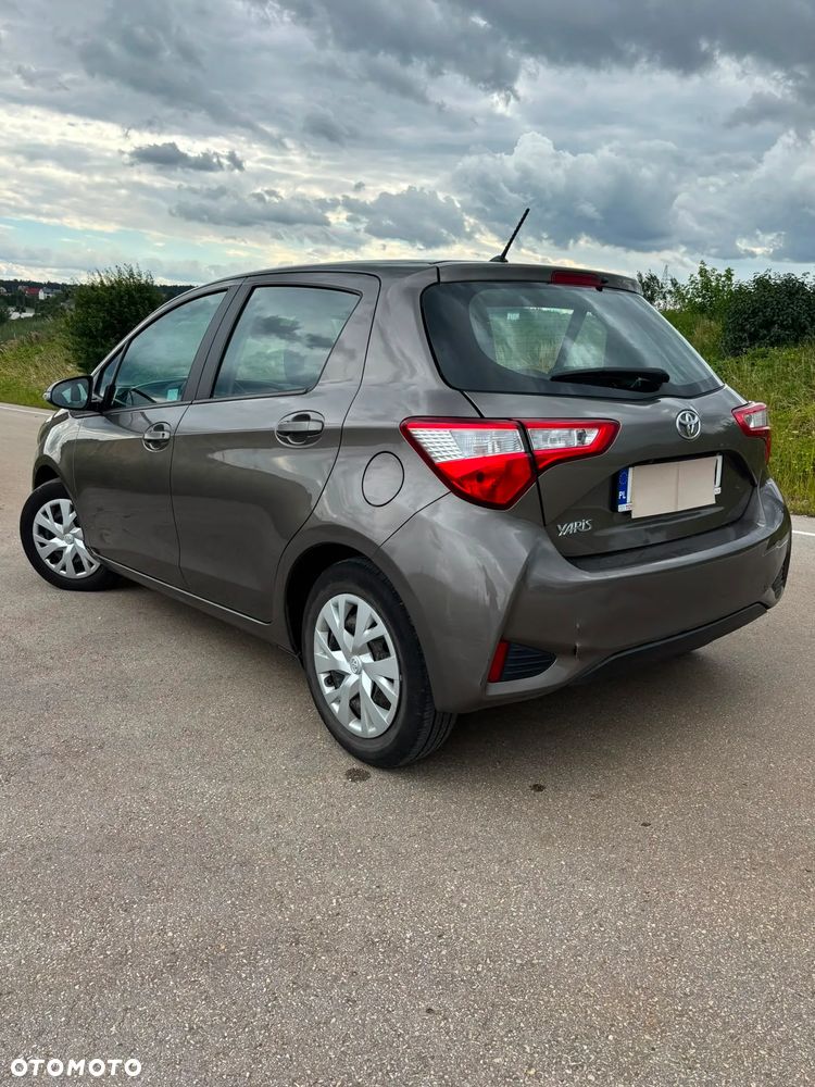 Toyota Yaris 1.5 Premium - 3