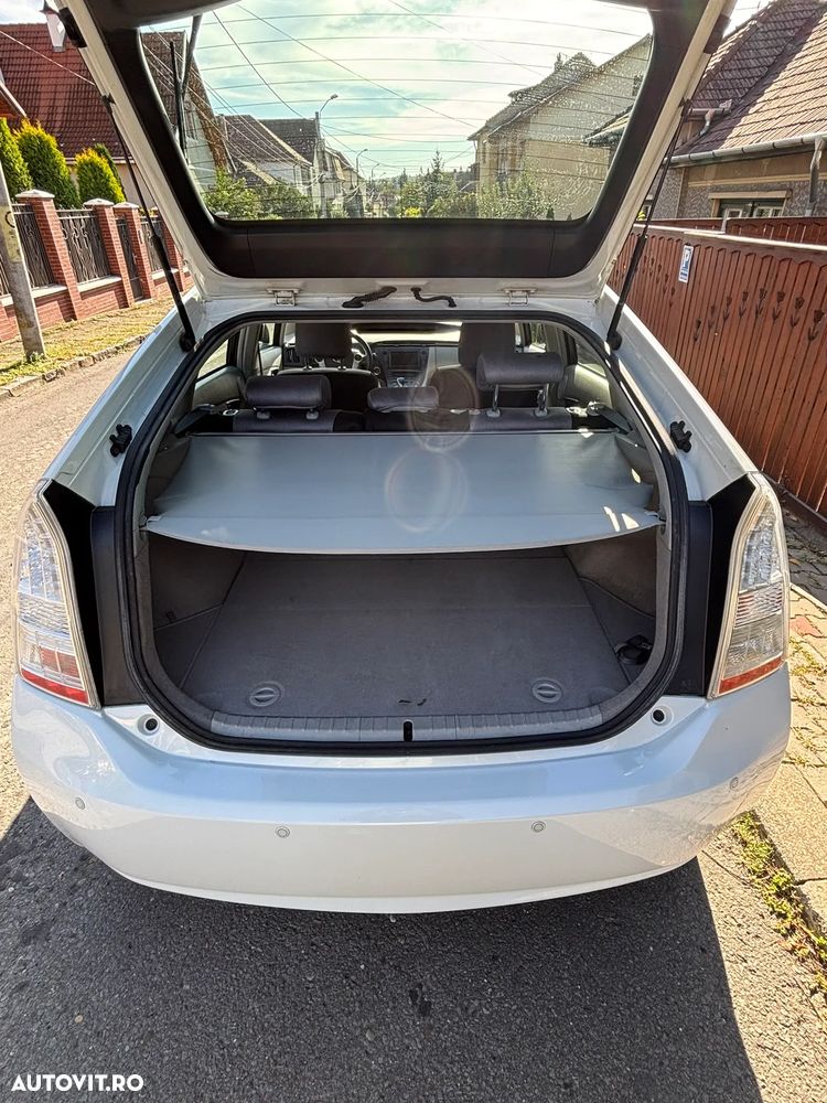 Toyota Prius HSD Sol - 8