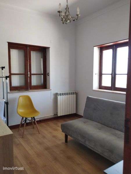 Moradia de dois pisos com 290 m2, em terreno de 1700 m2. - Grande imagem: 3/12