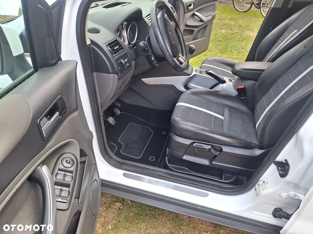 Ford Kuga 2.0 TDCi 2x4 Titanium - 13