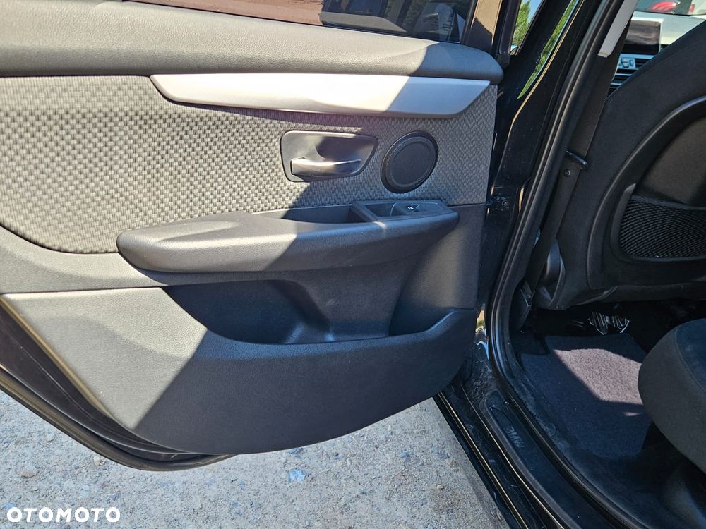 BMW Seria 2 218d Advantage sport - 23