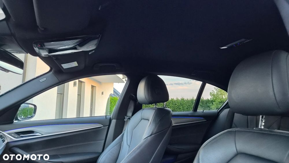 BMW Seria 5 520d xDrive - 17