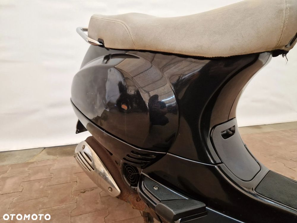 Piaggio Vespa - 18