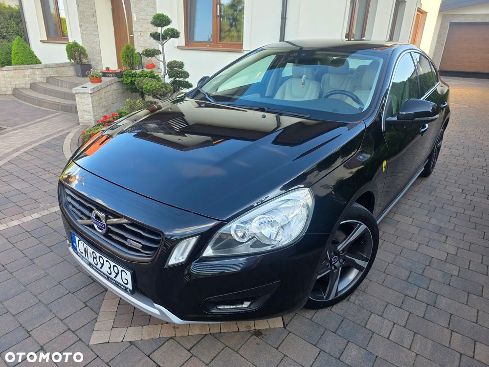 Volvo S60 D3 R-Design - 4