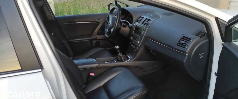 Toyota Avensis - 26
