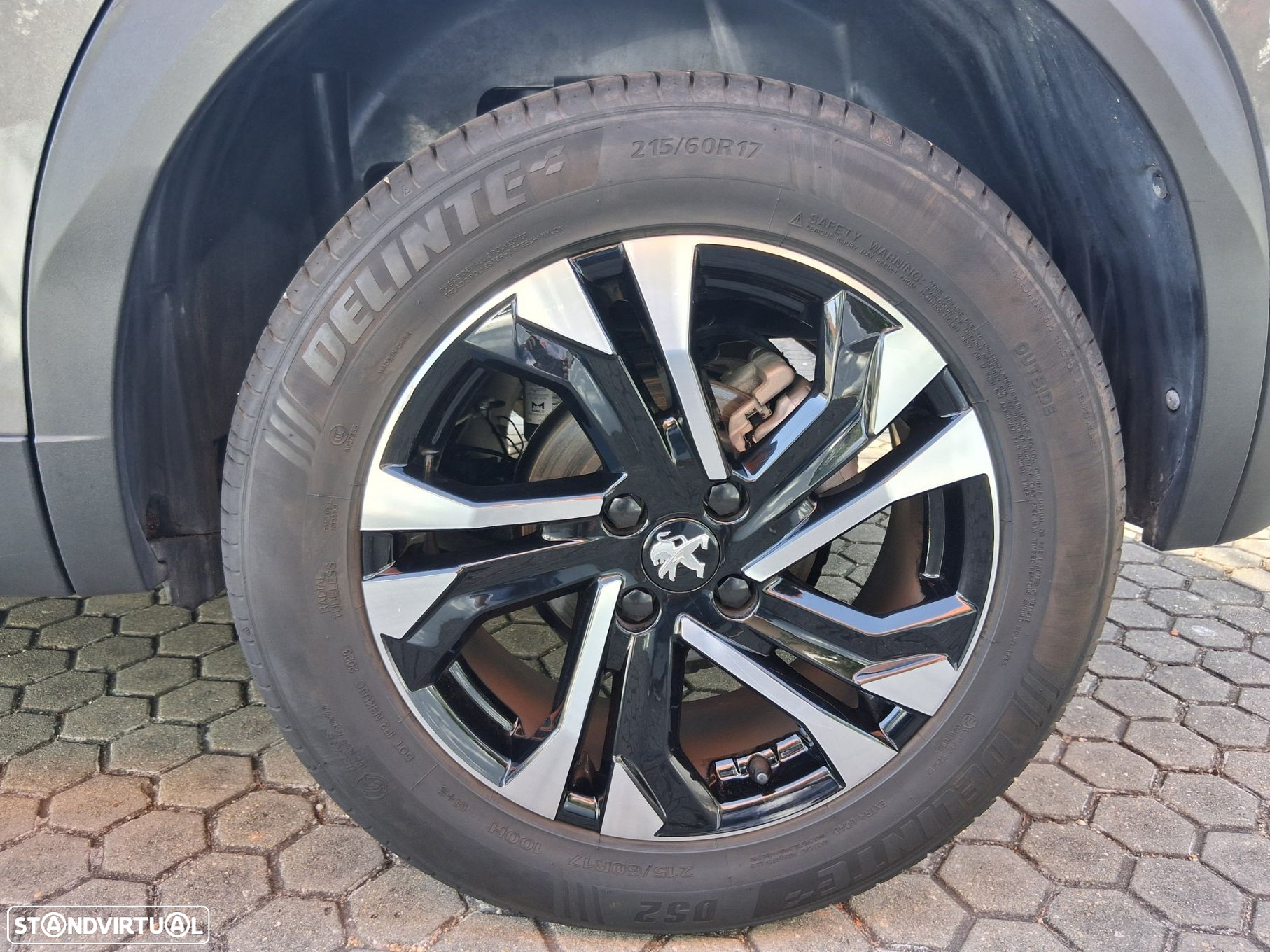 Peugeot 2008 1.2 PureTech Allure EAT8 - 5