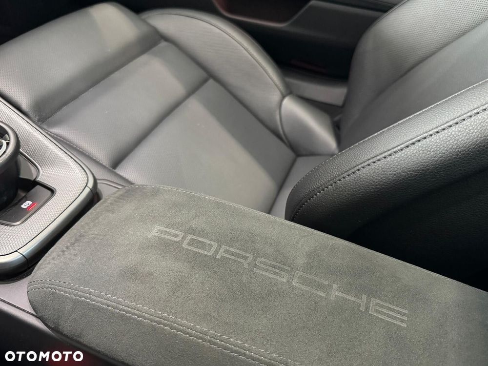 Porsche 911 - 32