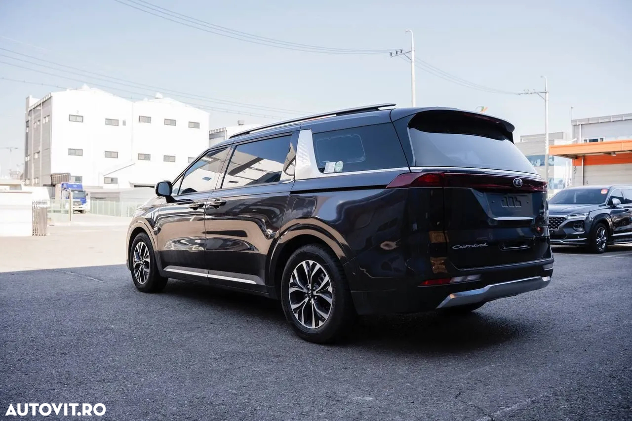 Kia Carnival - 3
