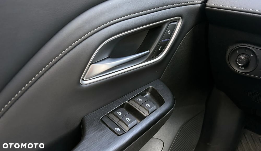 MG ZS - 16