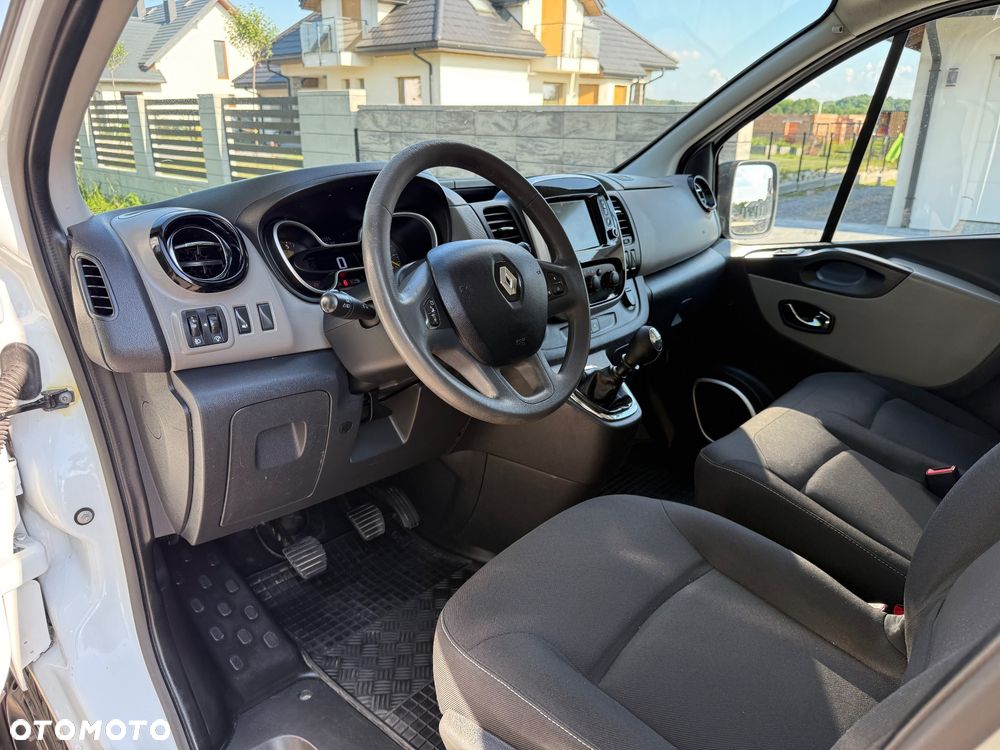 Renault Trafic - 16