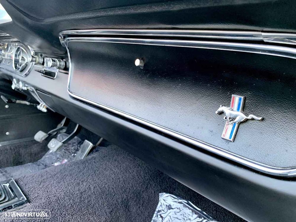 Ford Mustang - 31