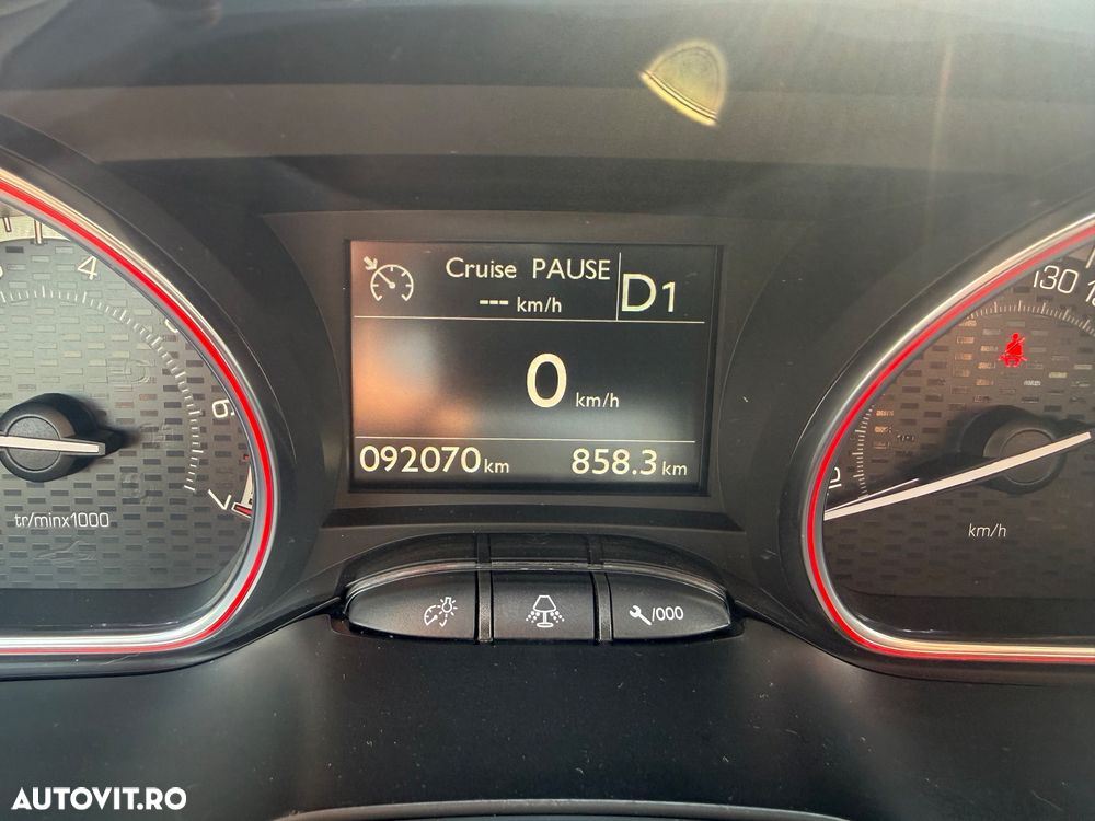 Peugeot 2008 1.2 PureTech Turbo EAT6 S&S GT-Line - 15