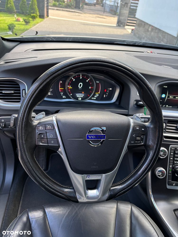 Volvo V60 D5 Geartronic RDesign - 39
