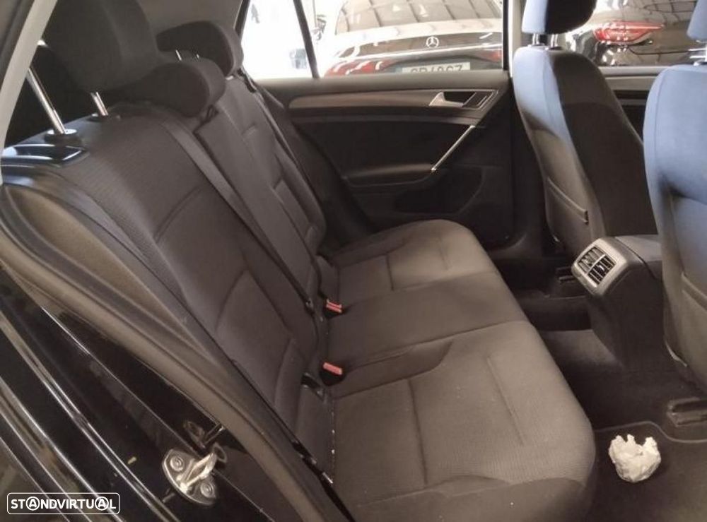 VW Golf 1.6 TDI Confortline DSG - 4