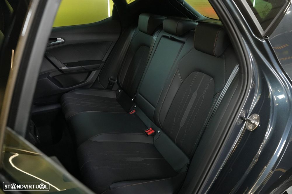 Cupra Leon 1.4 e-Hybrid MID DSG - 39