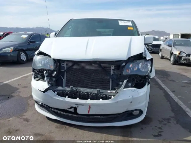Dodge Grand Caravan 3.6 R/T - 27