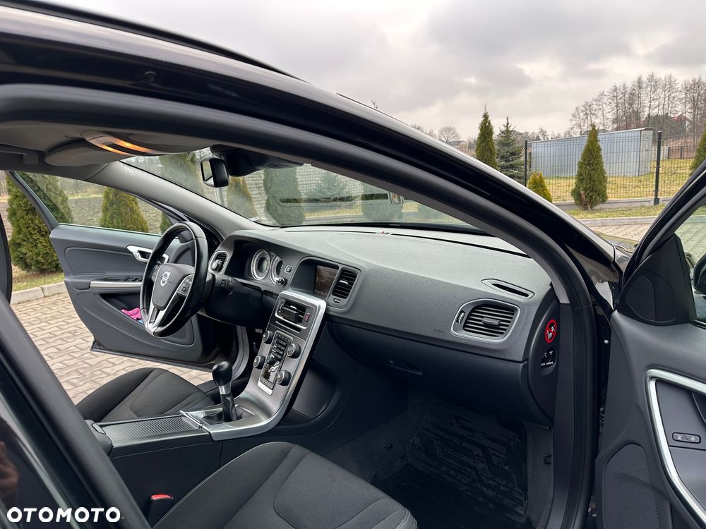 Volvo V60 D3 Momentum - 5