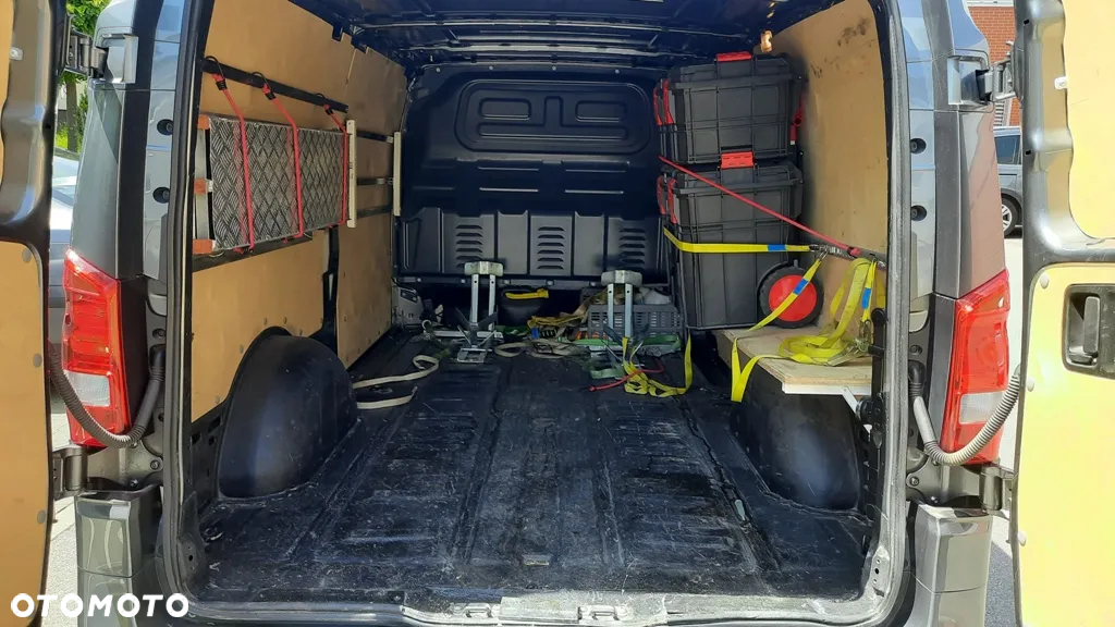 Mercedes-Benz VITO - 8